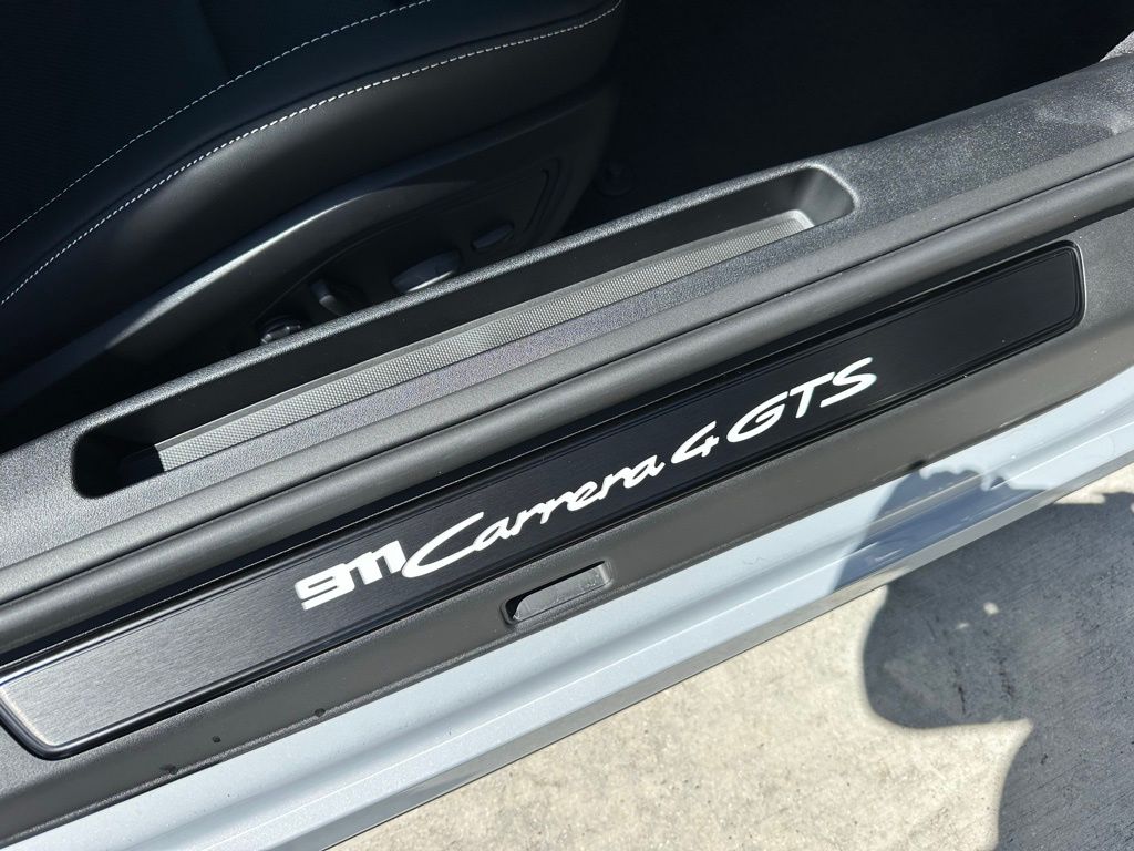 Thumbnail: 2025 Porsche 911 - 22