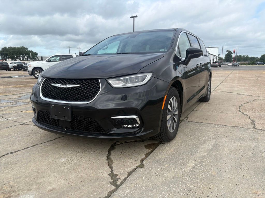 2023 Chrysler Pacifica Hybrid Touring L