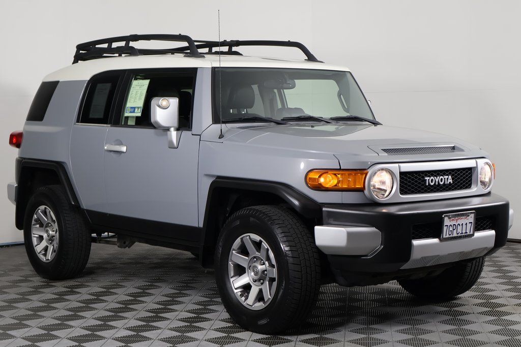 Thumbnail: 2014 Toyota FJ Cruiser - 3