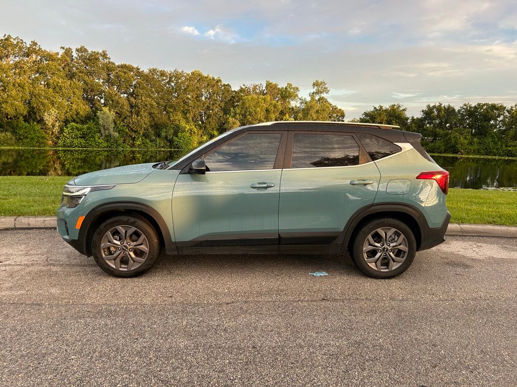 Thumbnail: 2024 Kia Seltos - 2