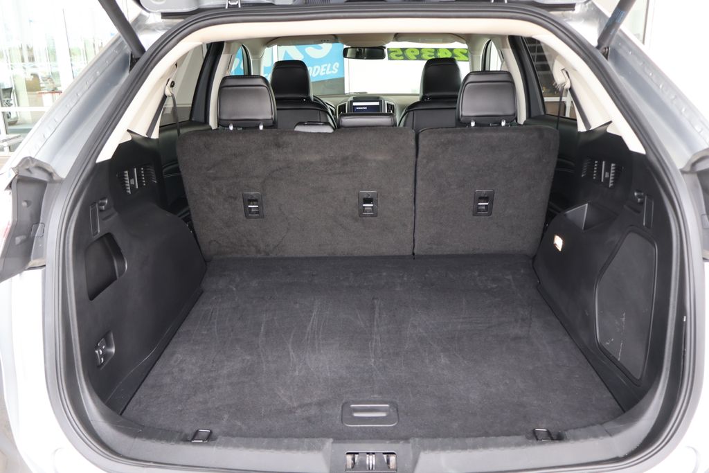 2023 Ford Edge Titanium 30