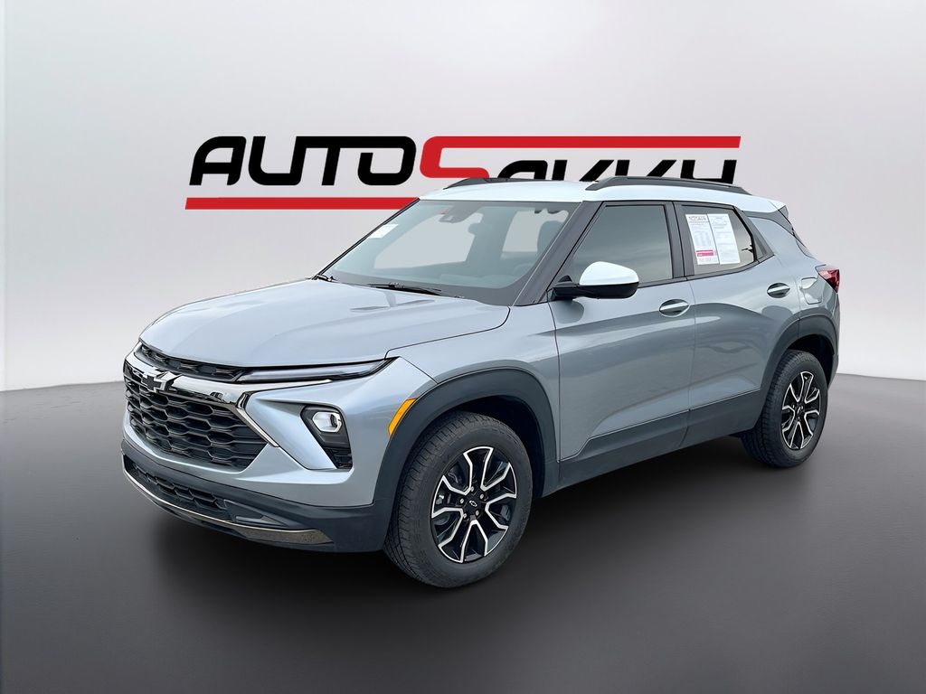 Used 2024 Gray Chevrolet ACTIV image 3