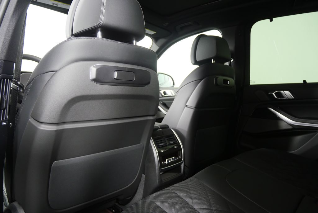 Thumbnail: 2026 BMW X5 - 17