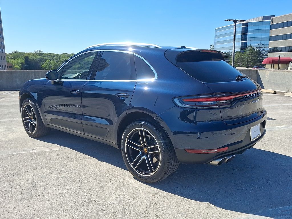 Thumbnail: 2021 Porsche Macan - 3