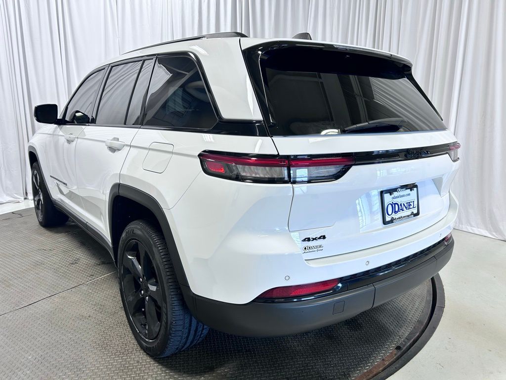 used 2023 Jeep Grand Cherokee car, priced at $32,990