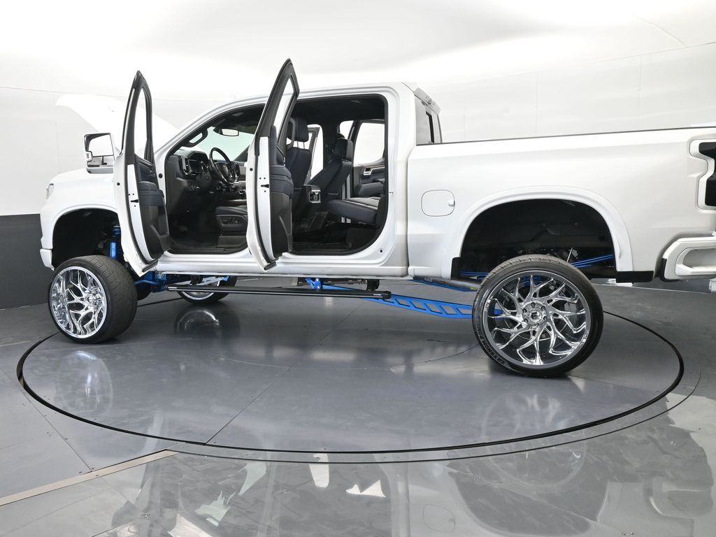 Used 2022 Iridescent Pearl Tricoat Chevrolet High Country image 94