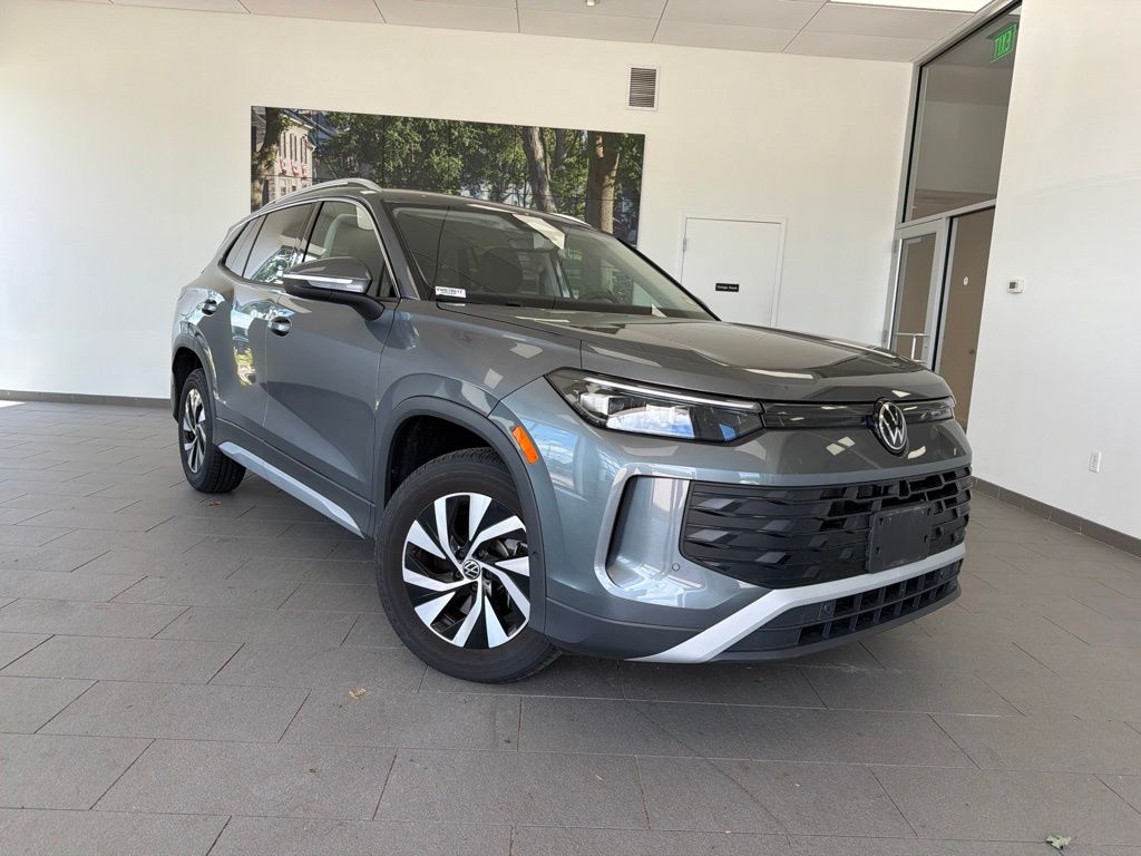 Platinum Gray Metallic 2025 Volkswagen Tiguan SUV / Crossover All-Wheel Drive 8-Speed Automatic