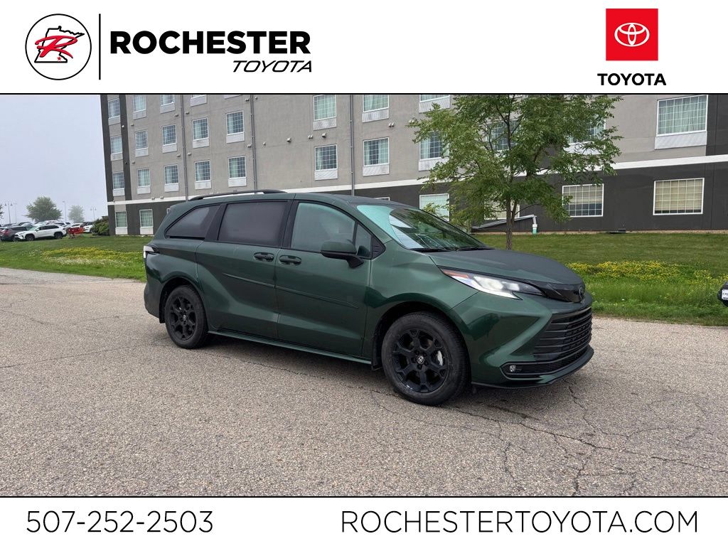 2026 Toyota Sienna Woodland Edition 7-Passenger AWD