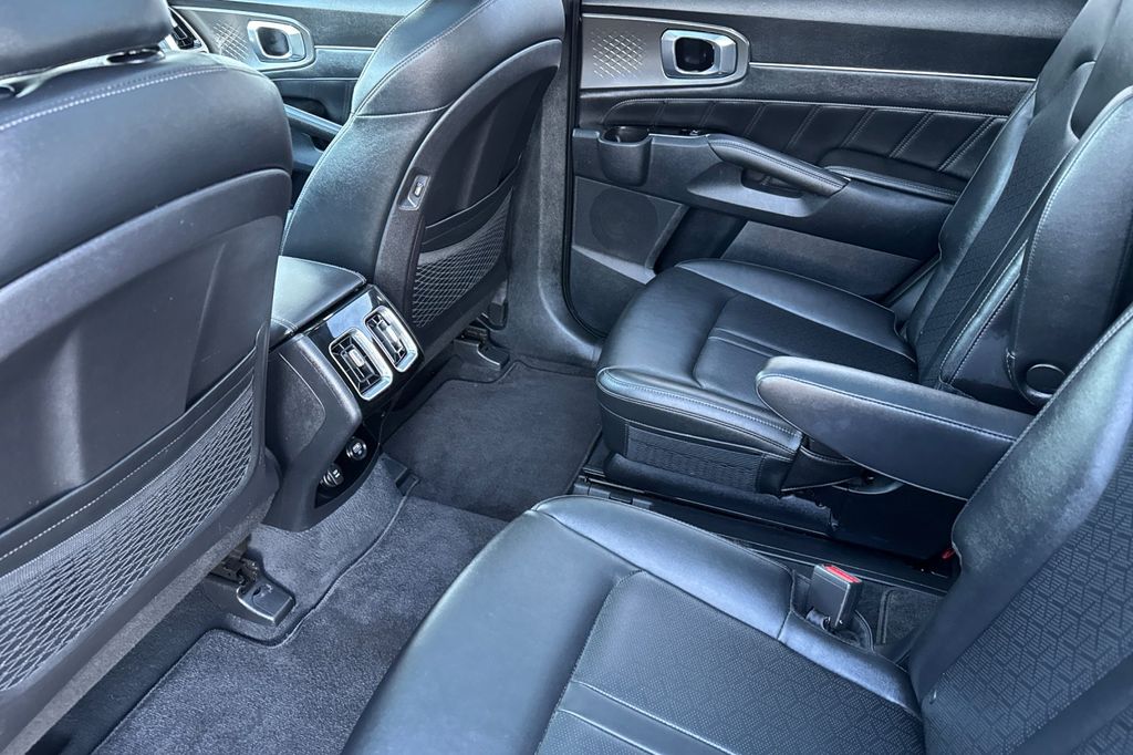 used 2022 Kia Sorento car, priced at $29,914