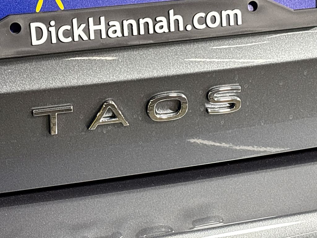 2025 Volkswagen Taos 1.5T SE