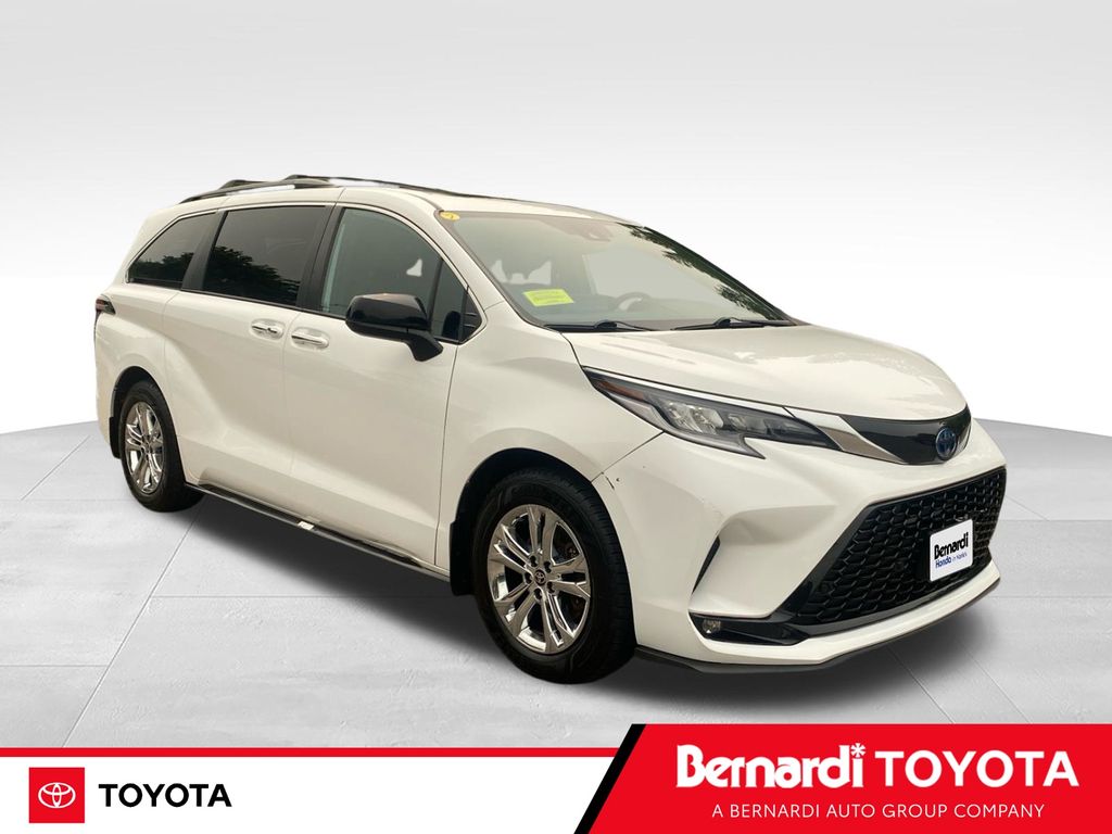 White 2022 Toyota Sienna Minivan All-Wheel Drive Continuously Variable Transmission