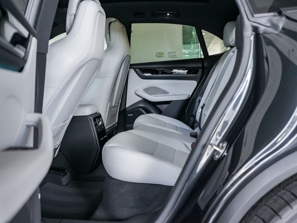 New 2026  Porsche 4S image 25