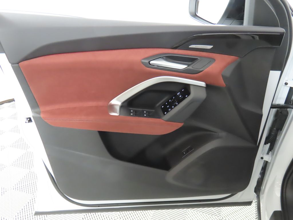 Thumbnail: 2025 Audi SQ5 - 25