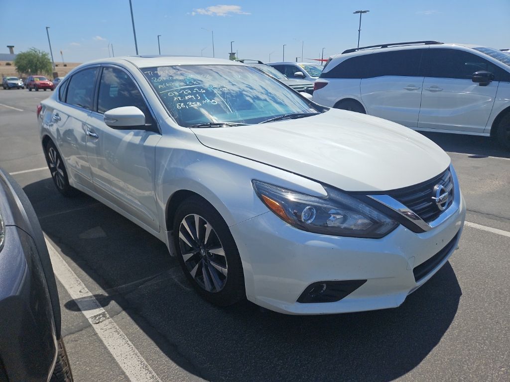 Thumbnail: 2017 Nissan Altima - 4