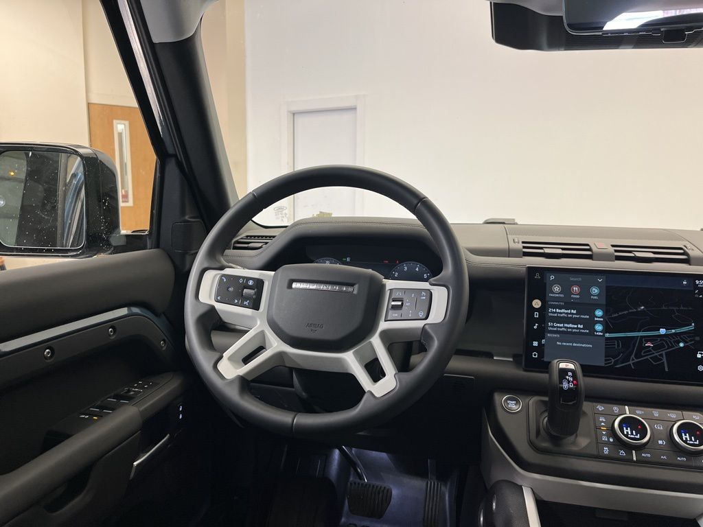Thumbnail: 2025 Land Rover Defender - 24