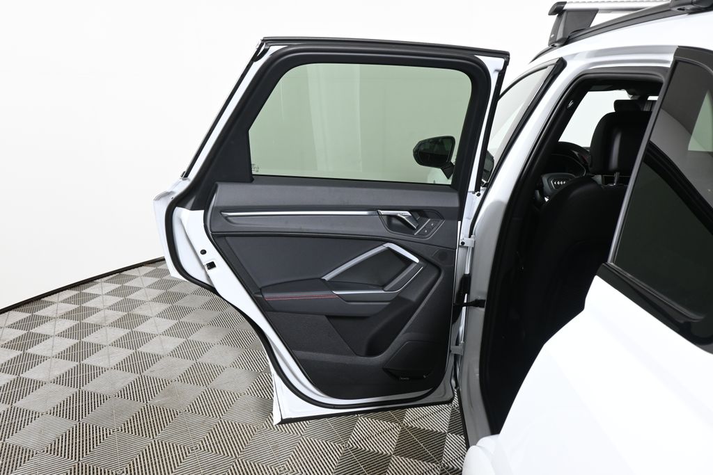 Thumbnail: 2025 Audi Q3 - 31