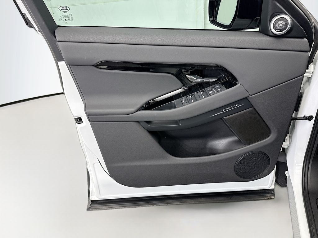 Thumbnail: 2025 Land Rover Range Rover Evoque - 23