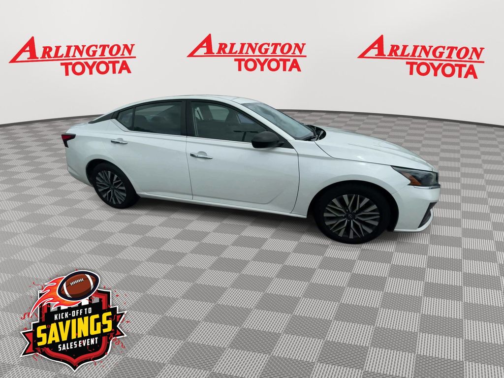 Used 2024 Nissan Altima Sedan
