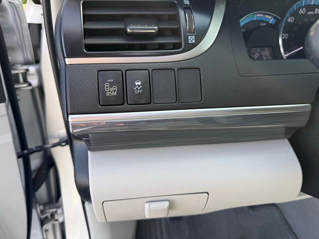 Thumbnail: 2012 Toyota Camry - 12