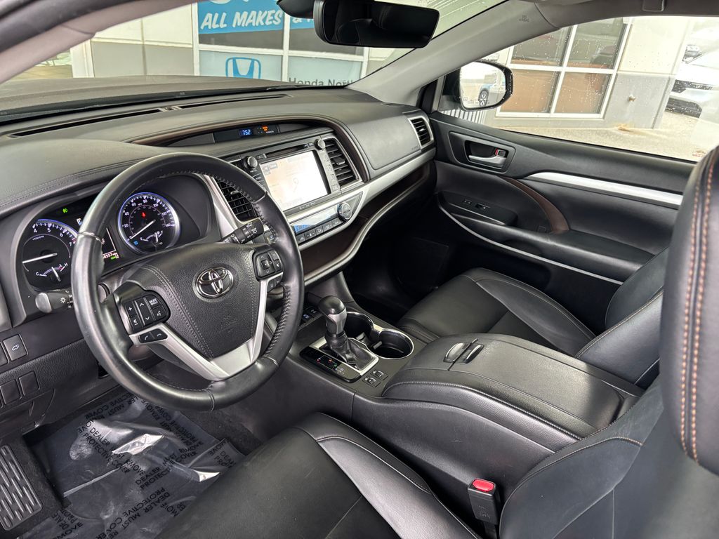 Thumbnail: 2019 Toyota Highlander - 9