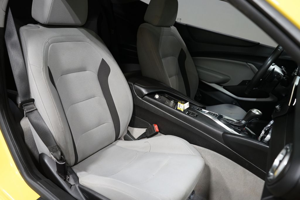 Thumbnail: 2018 Chevrolet Camaro - 23