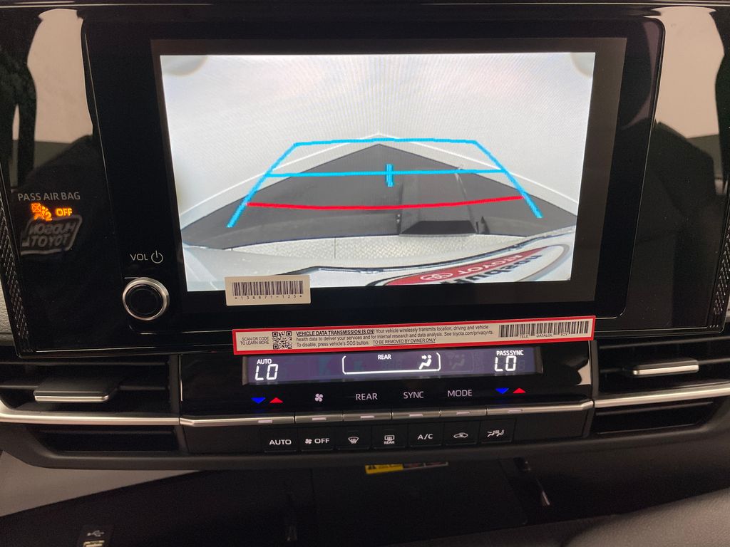Thumbnail: 2025 Toyota Sienna - 25