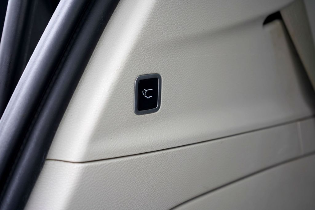 Used Car 2017 Chrysler Pacifica  Touring L For Sale Under $12,000 In Taylor, Texas