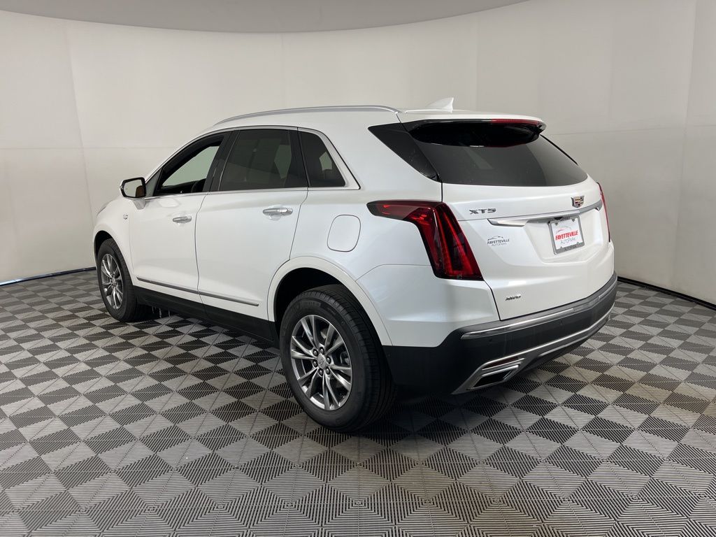 Thumbnail: 2023 Cadillac XT5 - 15