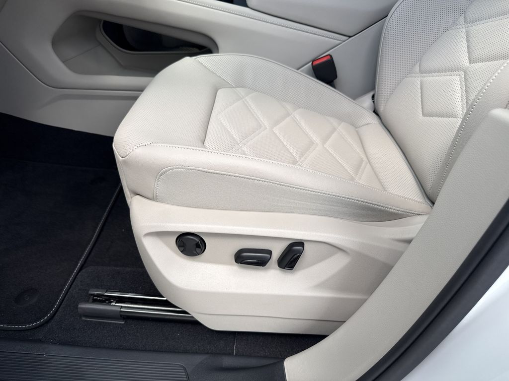 2026 Volkswagen Atlas 2.0T SE White at Bayshore Chrysler Jeep Dodge Ram