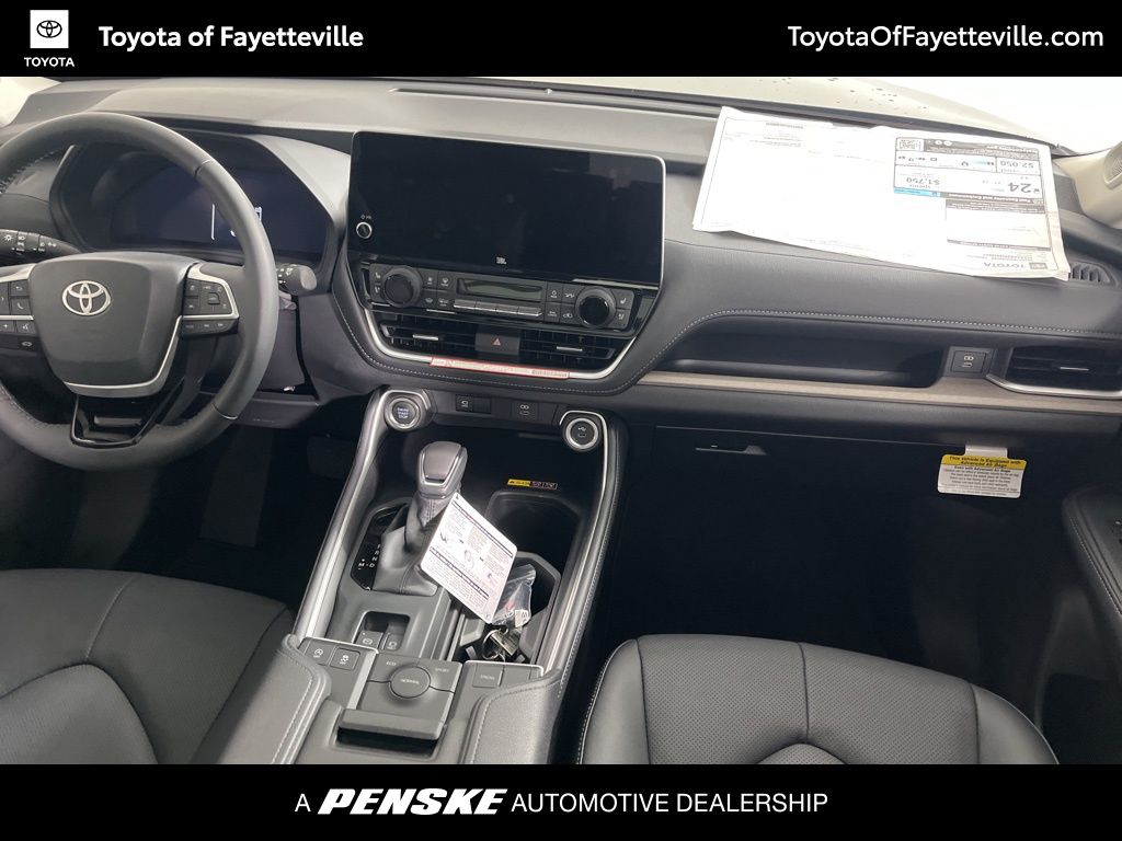 Thumbnail: 2026 Toyota Grand Highlander - 16