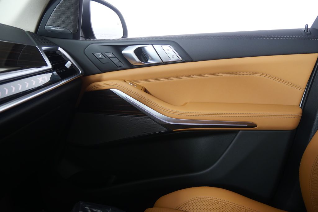 Thumbnail: 2026 BMW X7 - 26