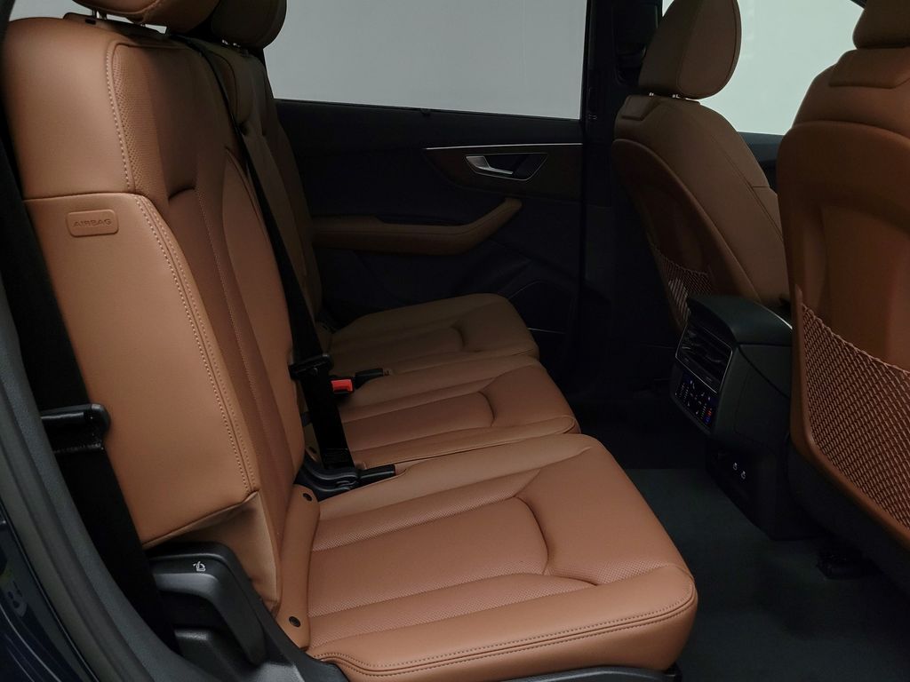 Thumbnail: 2026 Audi Q7 - 17