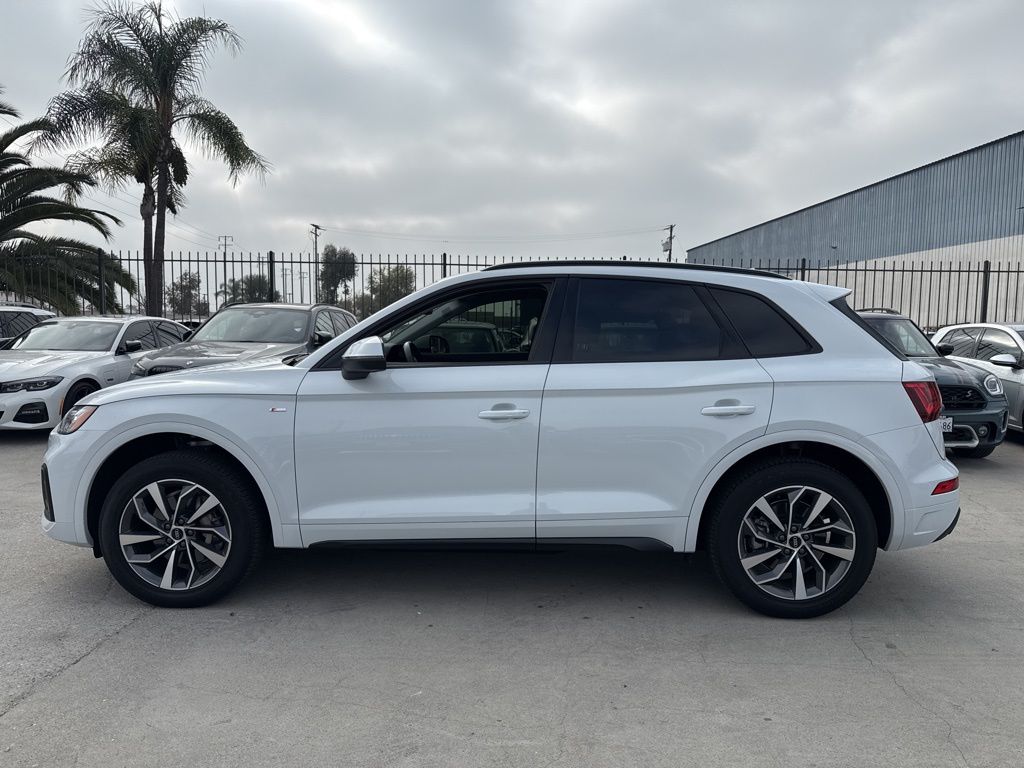 2022 Audi Q5 45 S line Premium Plus 2