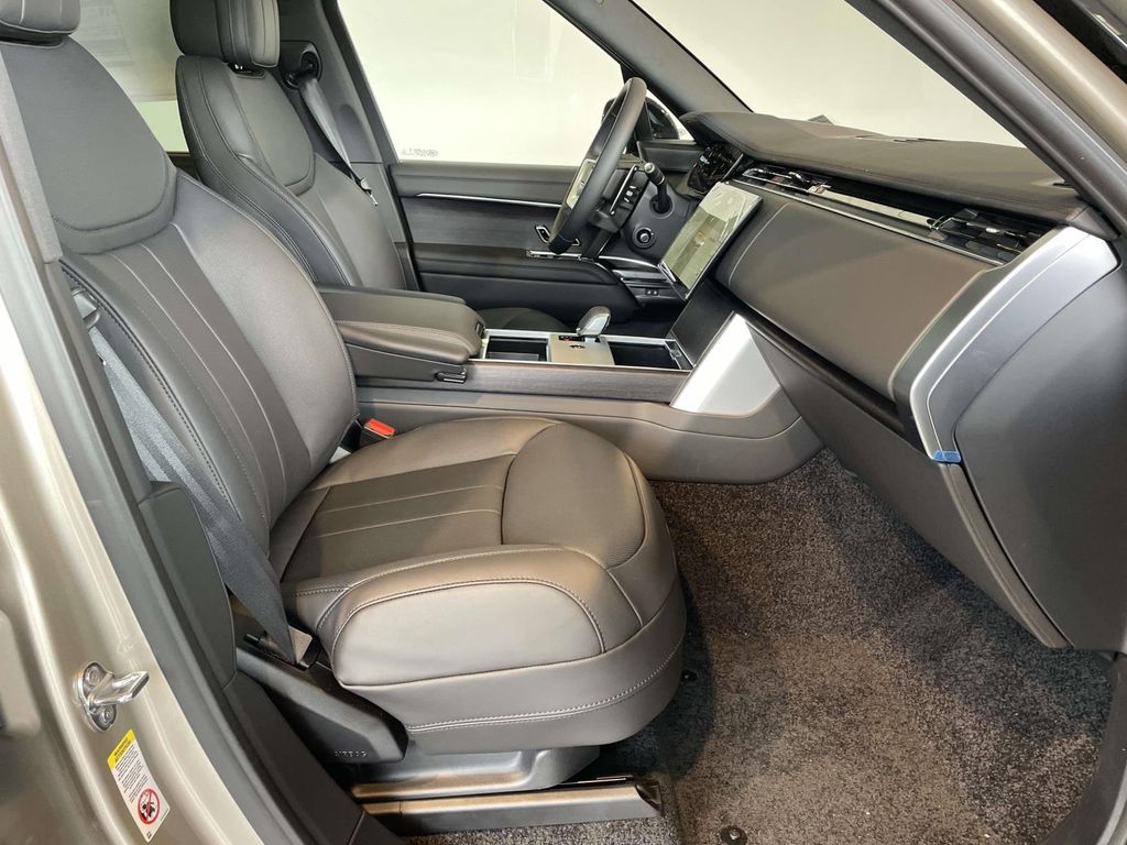 New 2026 Gold Land Rover SE image 20