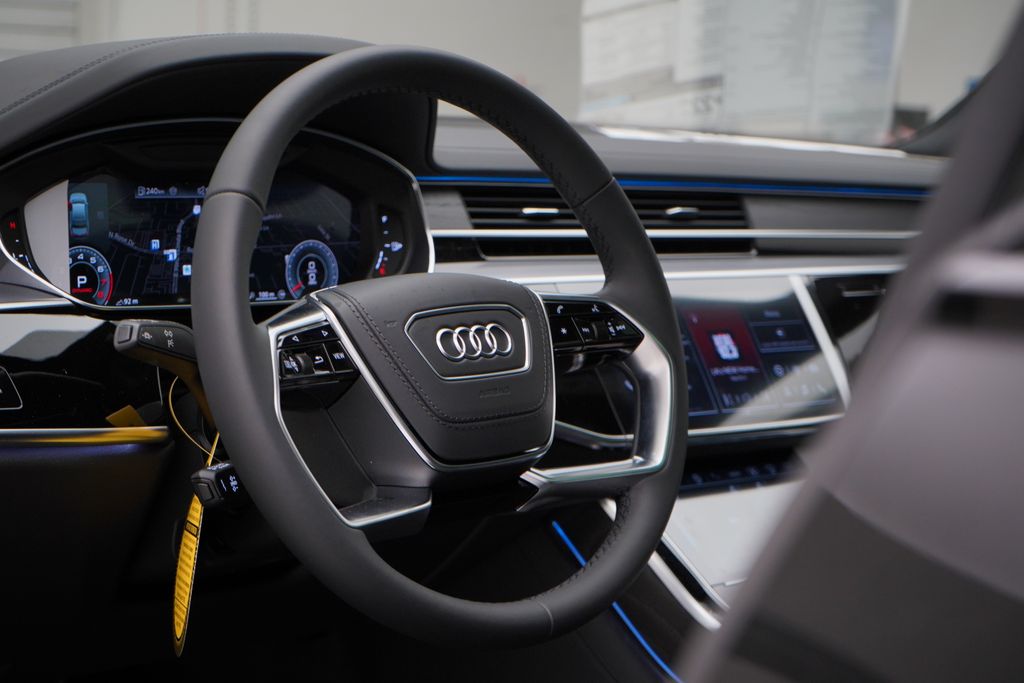 2025 Audi A8 L 55 8