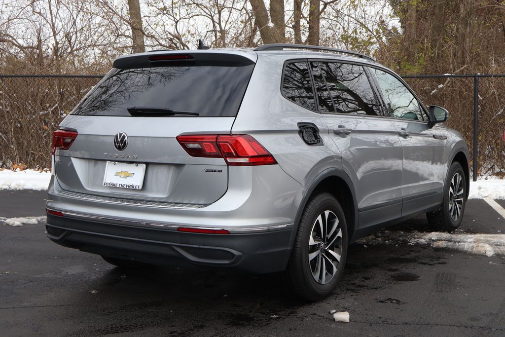 Thumbnail: 2022 Volkswagen Tiguan - 8