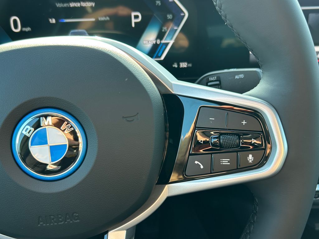 Thumbnail: 2025 BMW i4 - 20
