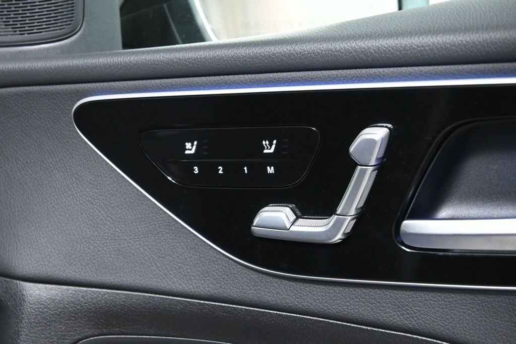 Thumbnail: 2025 Mercedes-Benz C-Class - 27