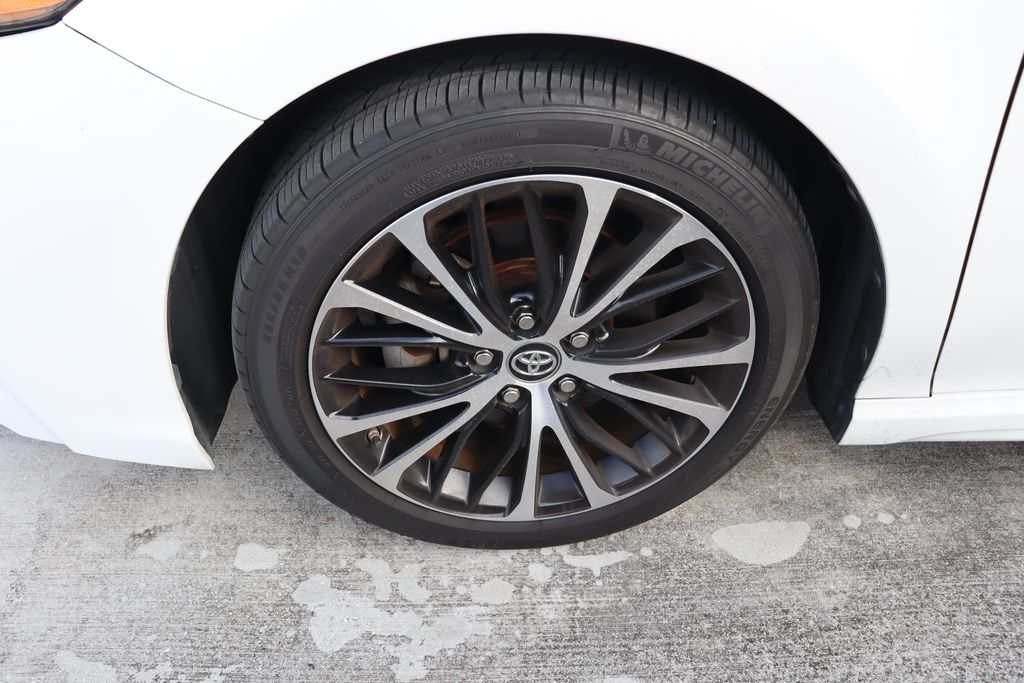 Thumbnail: 2018 Toyota Camry - 4