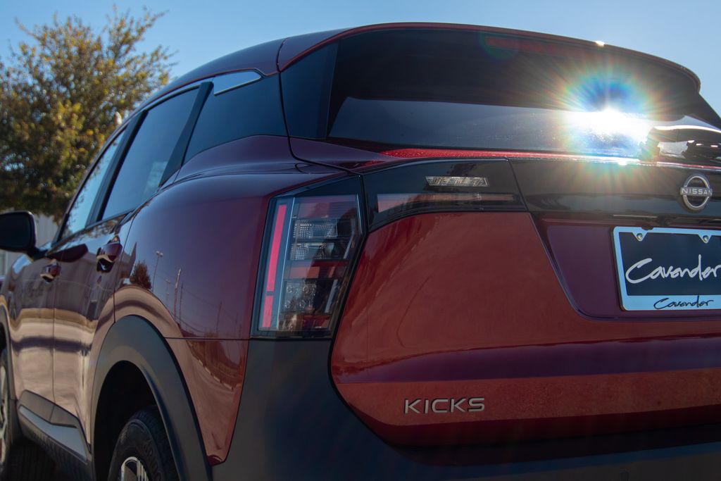 2025 Nissan Kicks SV 6