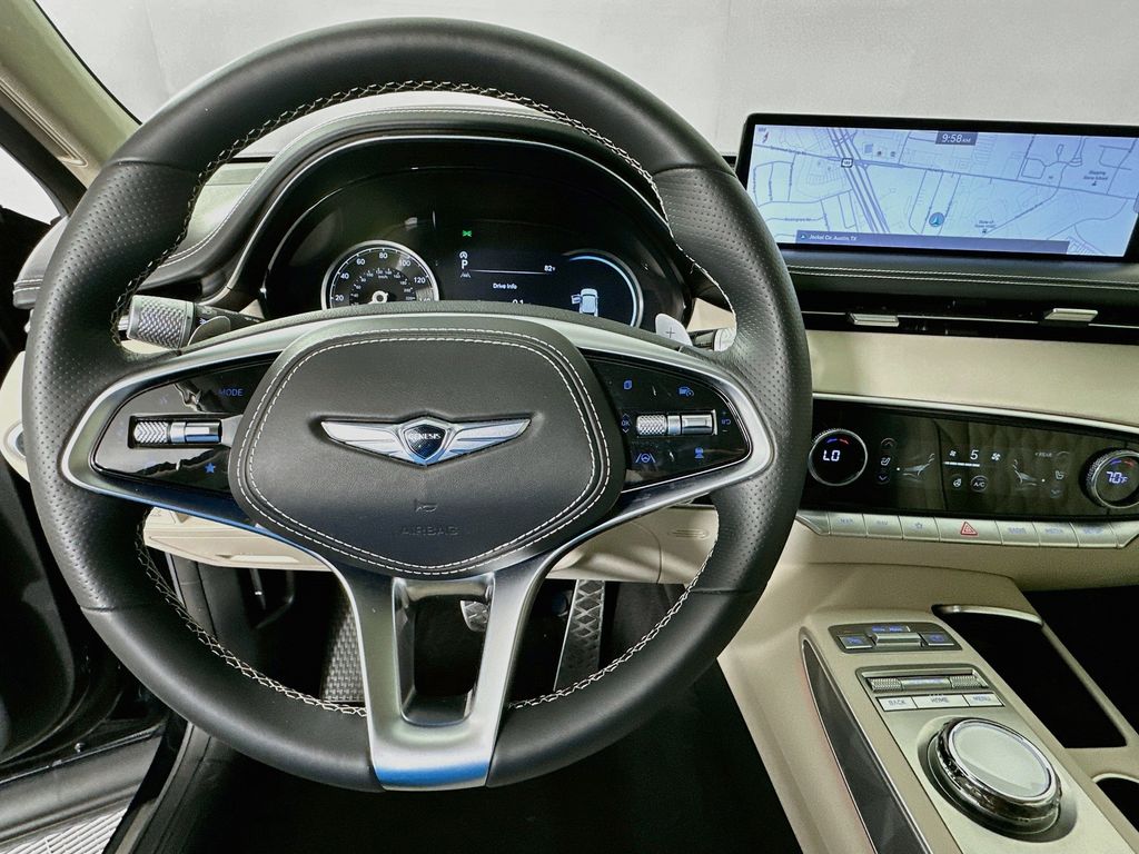 Thumbnail: 2022 Genesis GV70 - 11