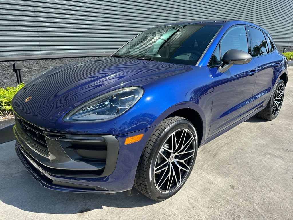 Thumbnail: 2026 Porsche Macan - 7