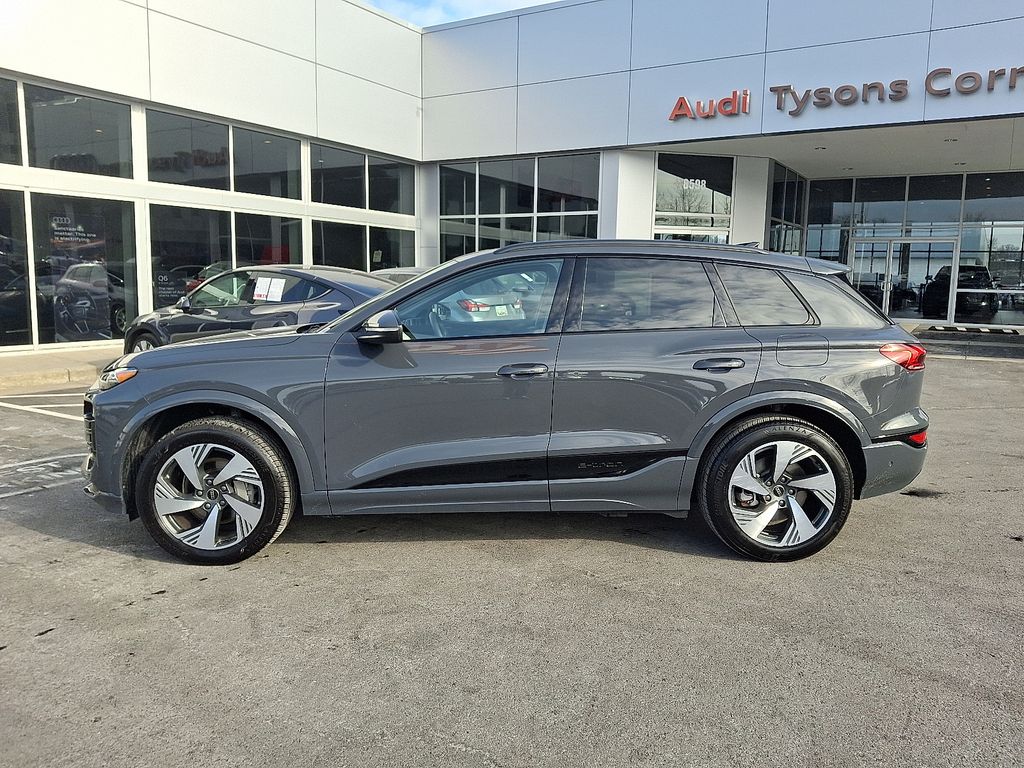 Thumbnail: 2025 Audi Q6 e-tron - 7