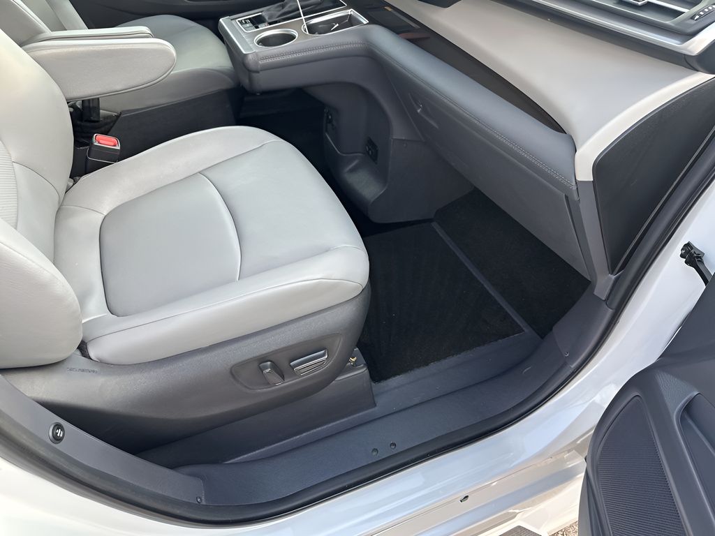 Used Car 2024 Toyota Sienna  Xle For Sale Under $80,000 In Austin, Texas