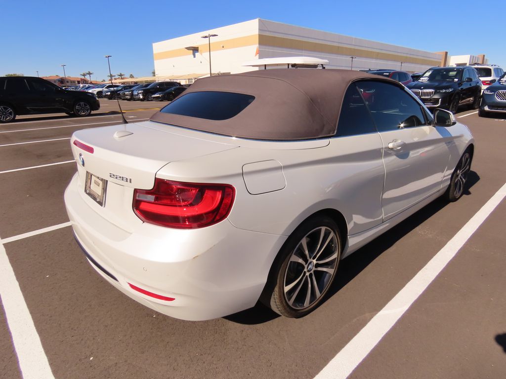 Thumbnail: 2016 BMW 2 Series - 3