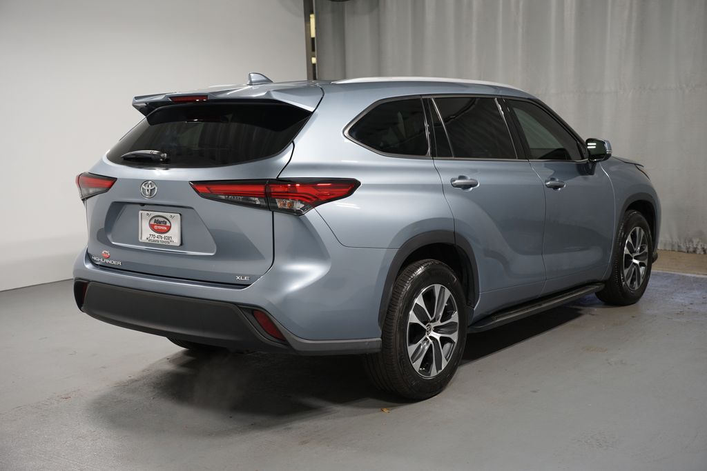 Thumbnail: 2022 Toyota Highlander - 8
