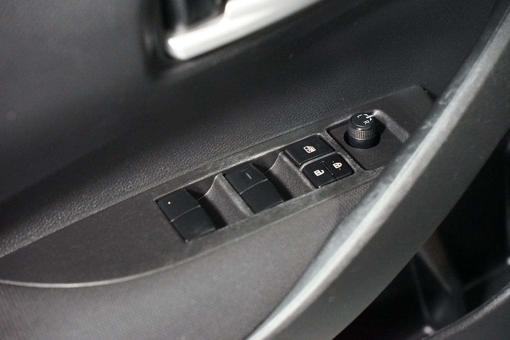 Thumbnail: 2021 Toyota Corolla - 27