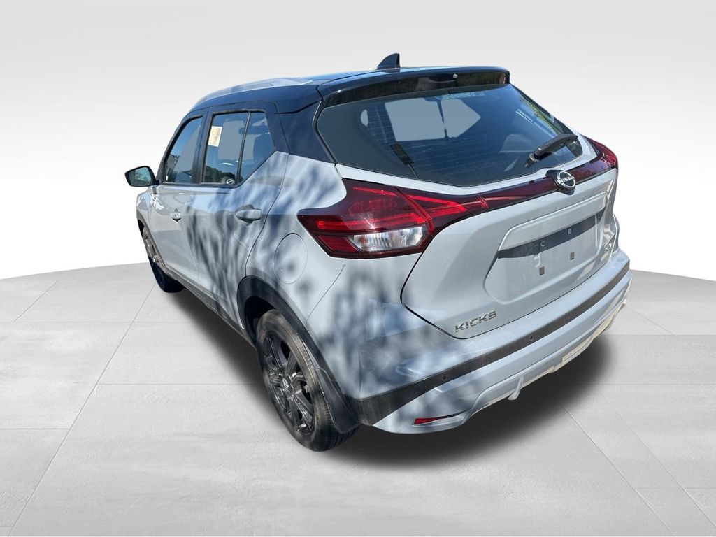 2023 Gray/Super Black Nissan Kicks SV FWD SUV
