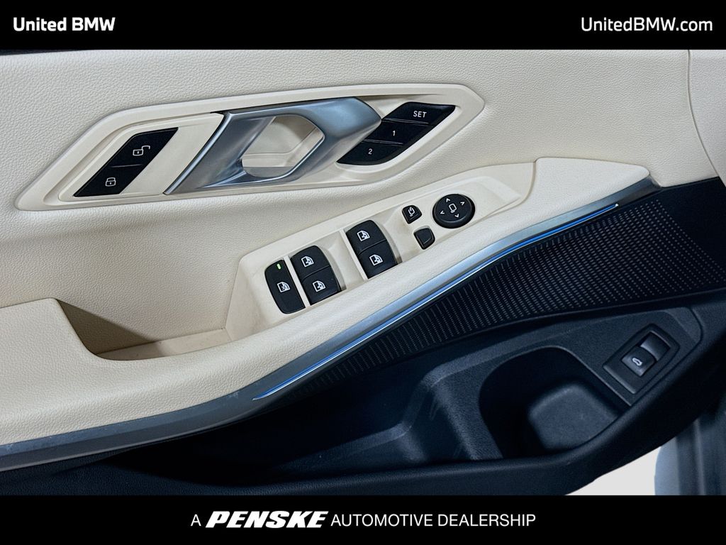 Thumbnail: 2025 BMW 3 Series - 3