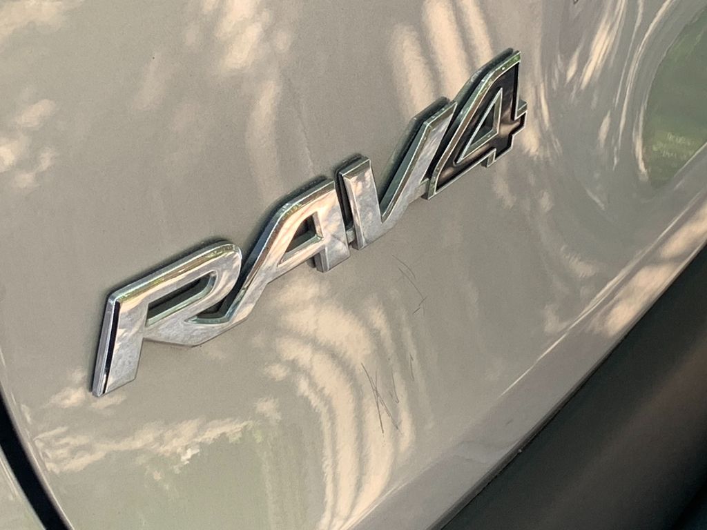 Thumbnail: 2025 Toyota RAV4 - 9